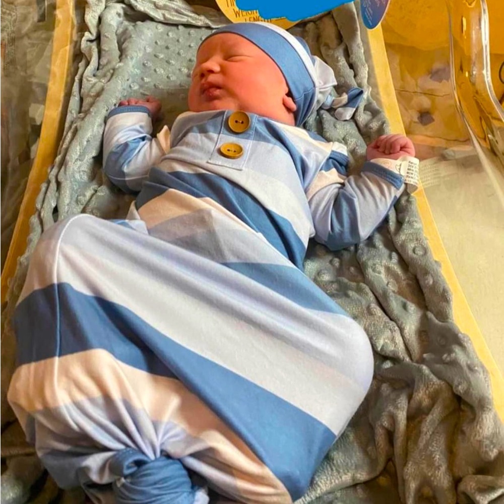 Caden Lane newborn knotted gown and hat set